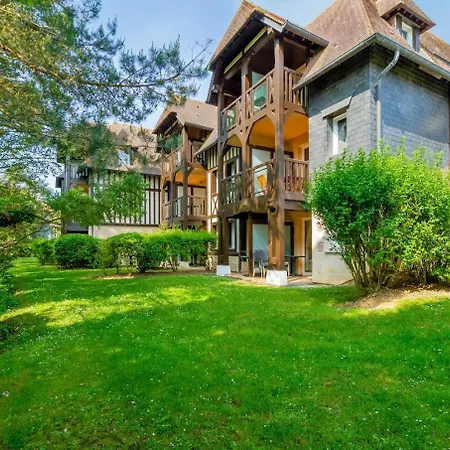 Petit Golf Privee Piscine Chauffee Apartament *