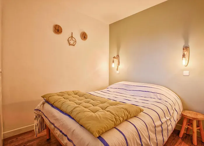 Petit Golf Privee Piscine Chauffee דוביל