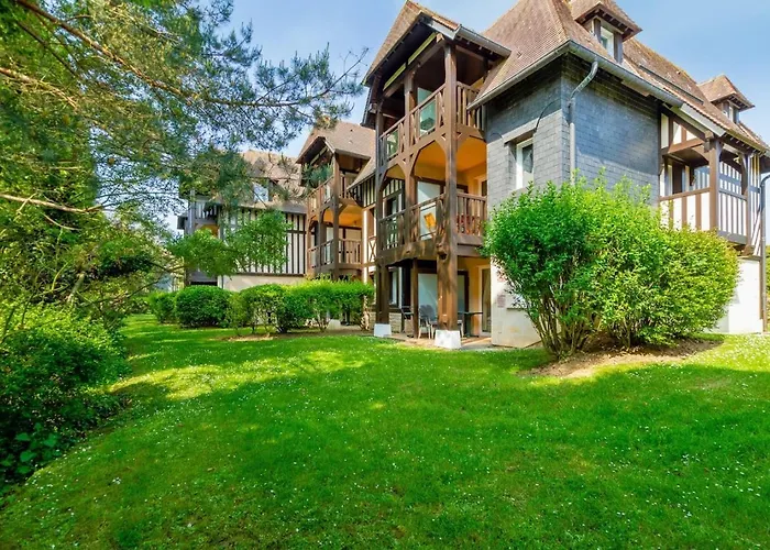 Petit Golf Privee Piscine Chauffee Apartament *