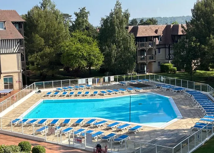 Petit Golf Privee Piscine Chauffee